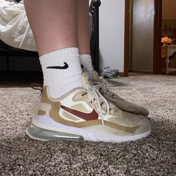 air max 270 reacts - Picture 3 of 5